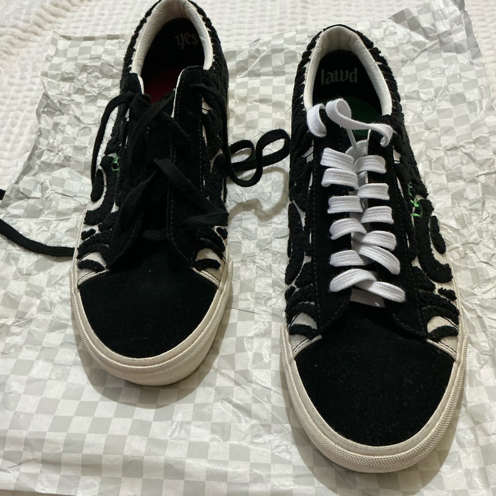 Vans Black and White Patterned Sneakers - Picture 2 of 5